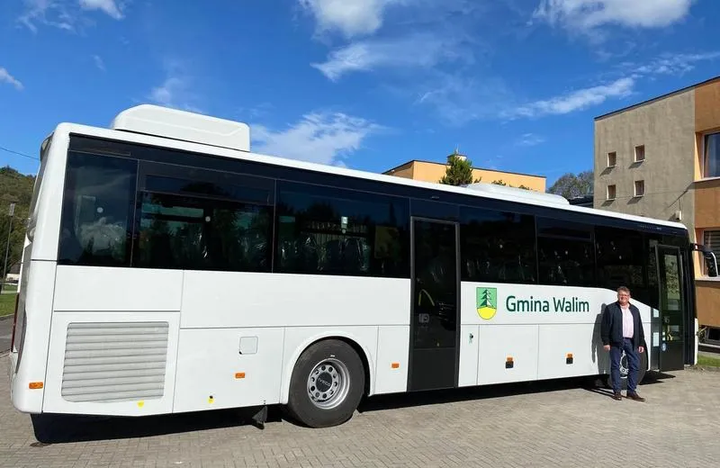 Zasady zatrzymywania w strefach zabudowanych